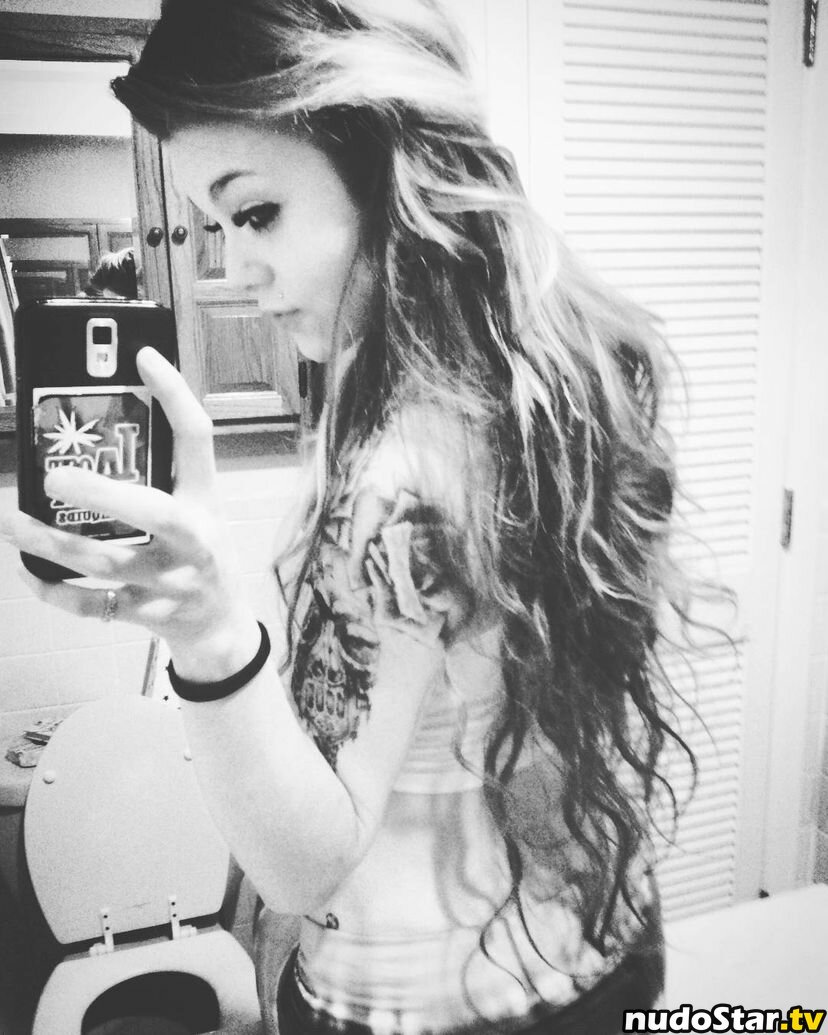 Smoking_babee / https: Alaston OnlyFans Vuotanut Kuva #6